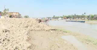 যশোরের নওয়াপাড়া নৌ-বন্দরকেন্দ্রিক বাণিজ্যে মন্দাভাব, কর্মহীন শ্রমিকরা